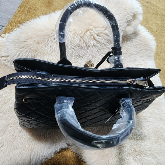 Badgley Mischka Big Diamond Quilted Tote NWT - Picture 6 of 6